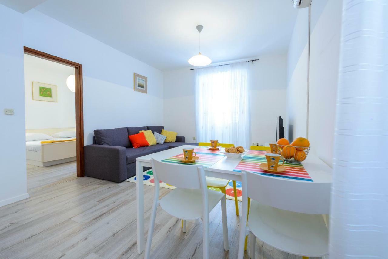 Regina Apartment *